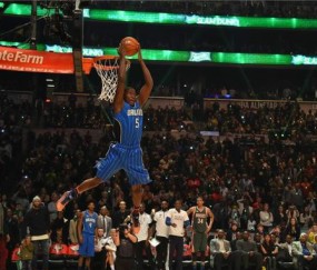  拉文扣篮大赛冠军公牛击败尼克斯