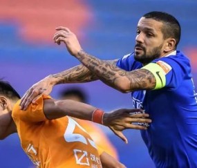  中场核心伤愈，回归首战传射建功