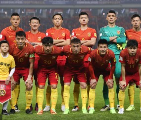  国足世预赛力克劲旅，晋级希望重燃  