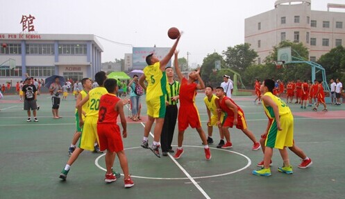  校园篮球蓬勃发展，基层培养见成效
