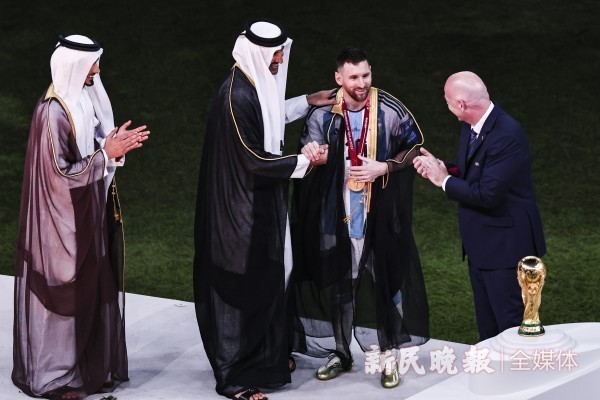  梅西领衔阿根廷勇夺世界杯冠军