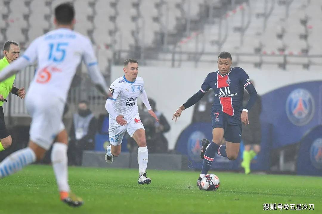  巴黎圣日耳曼豪取五连胜，强势登顶法甲  
