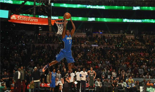  拉文扣篮大赛冠军公牛击败尼克斯