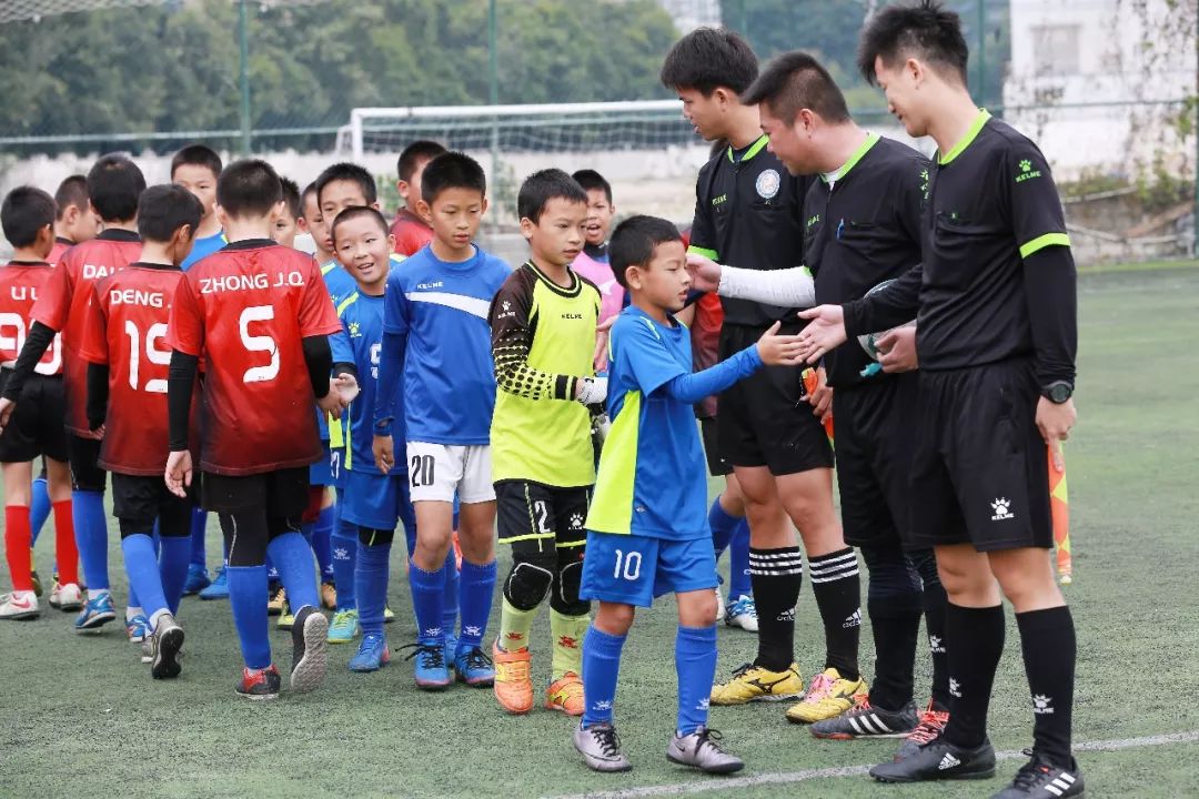  青训小将临危受命，处子球改写比分牌